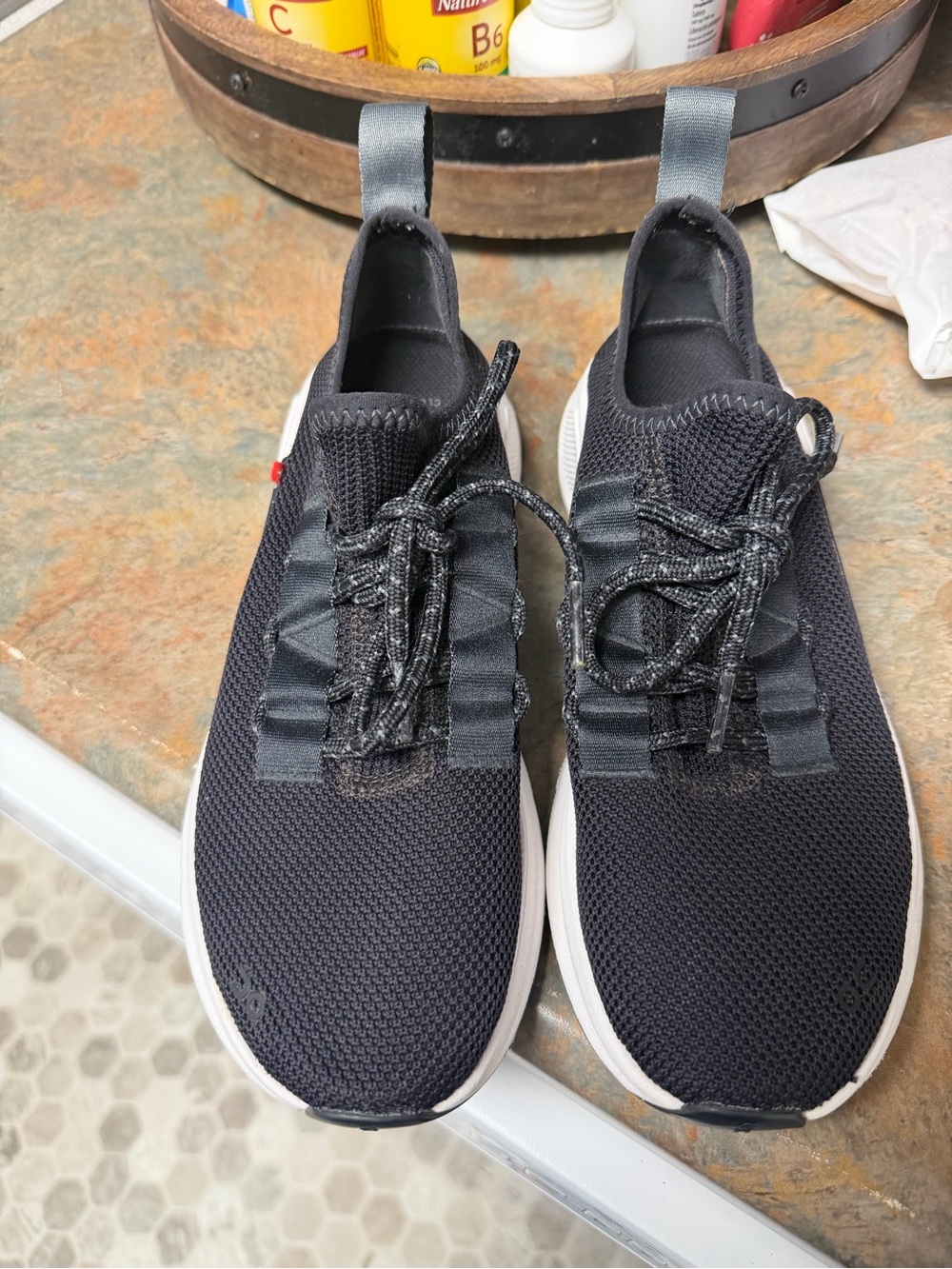 ON RUNNING SNEAKERS
